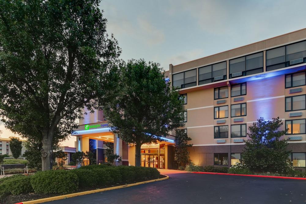 Holiday Inn Express Aberdeen-Chesapeake House By Ihg Exterior photo