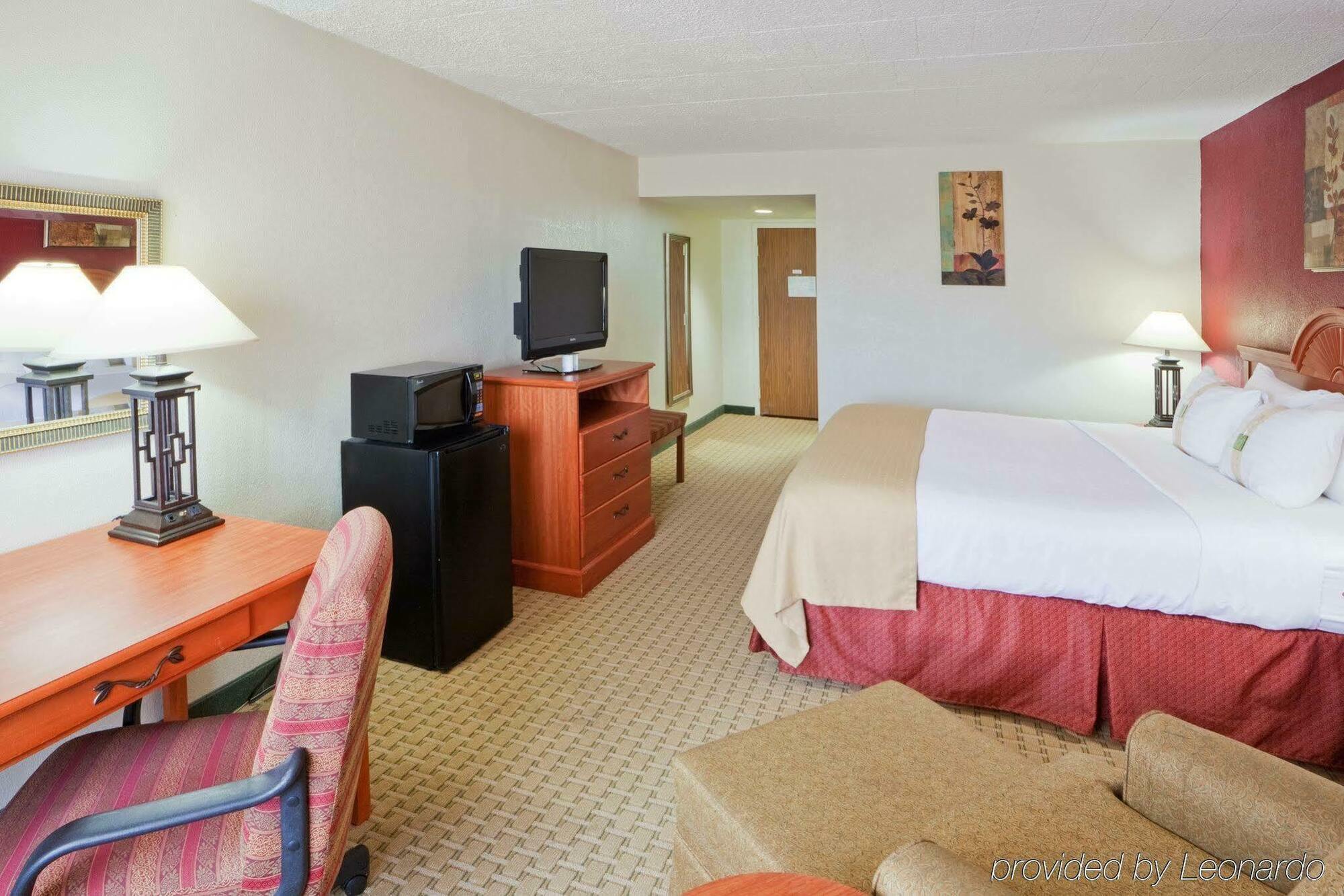 Holiday Inn Express Aberdeen-Chesapeake House By Ihg Room photo